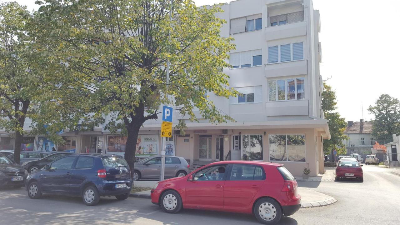 Apartmani Bonaca U Centru Niksica Екстер'єр фото